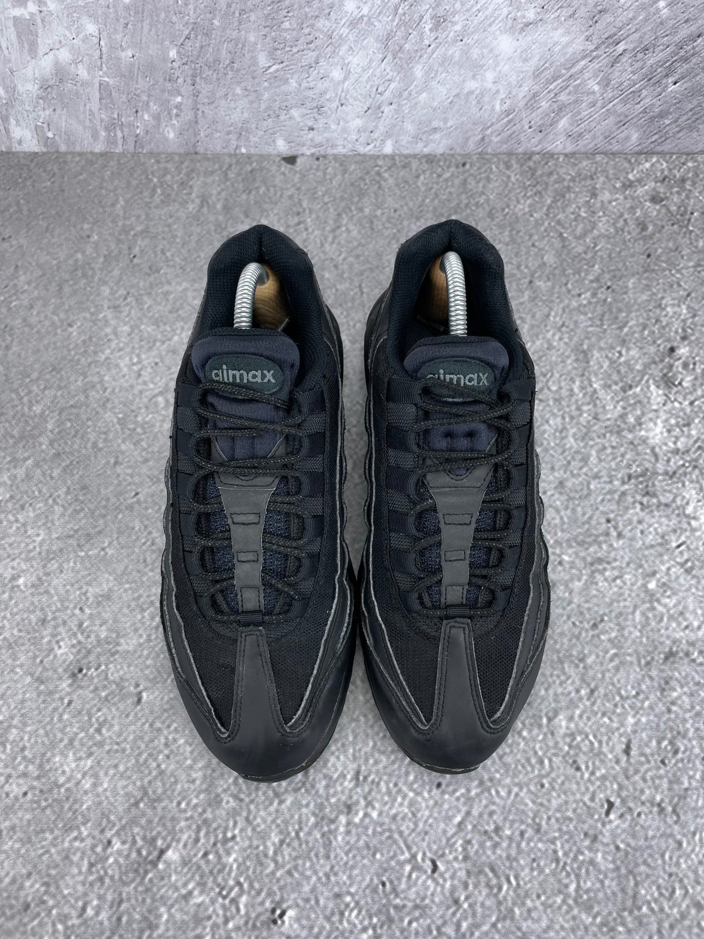 Nike Air Max 95 Essential Triple Black - buty sportowe, widok z góry