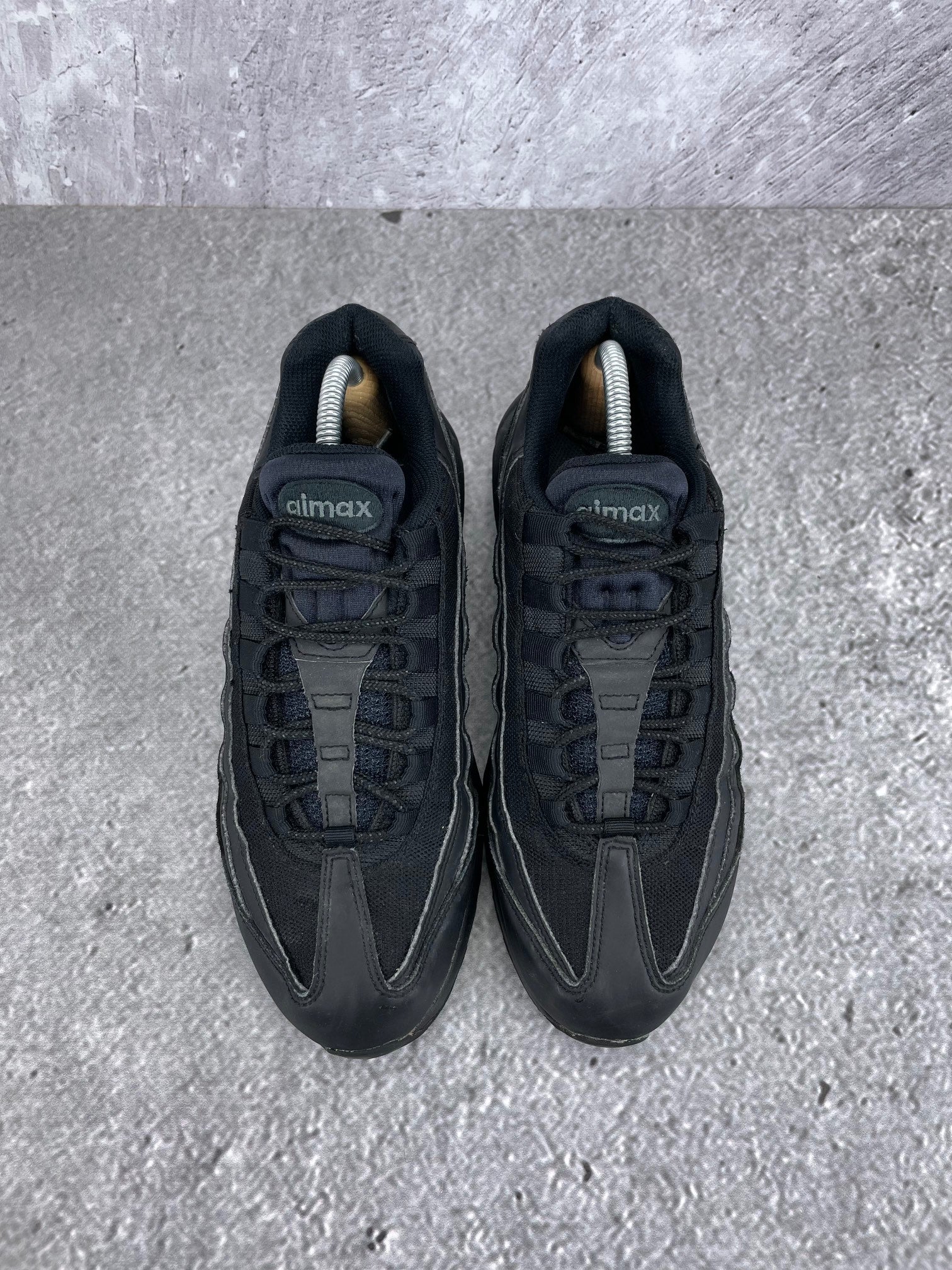 Nike Air Max 95 Essential Triple Black - buty sportowe, widok z góry
