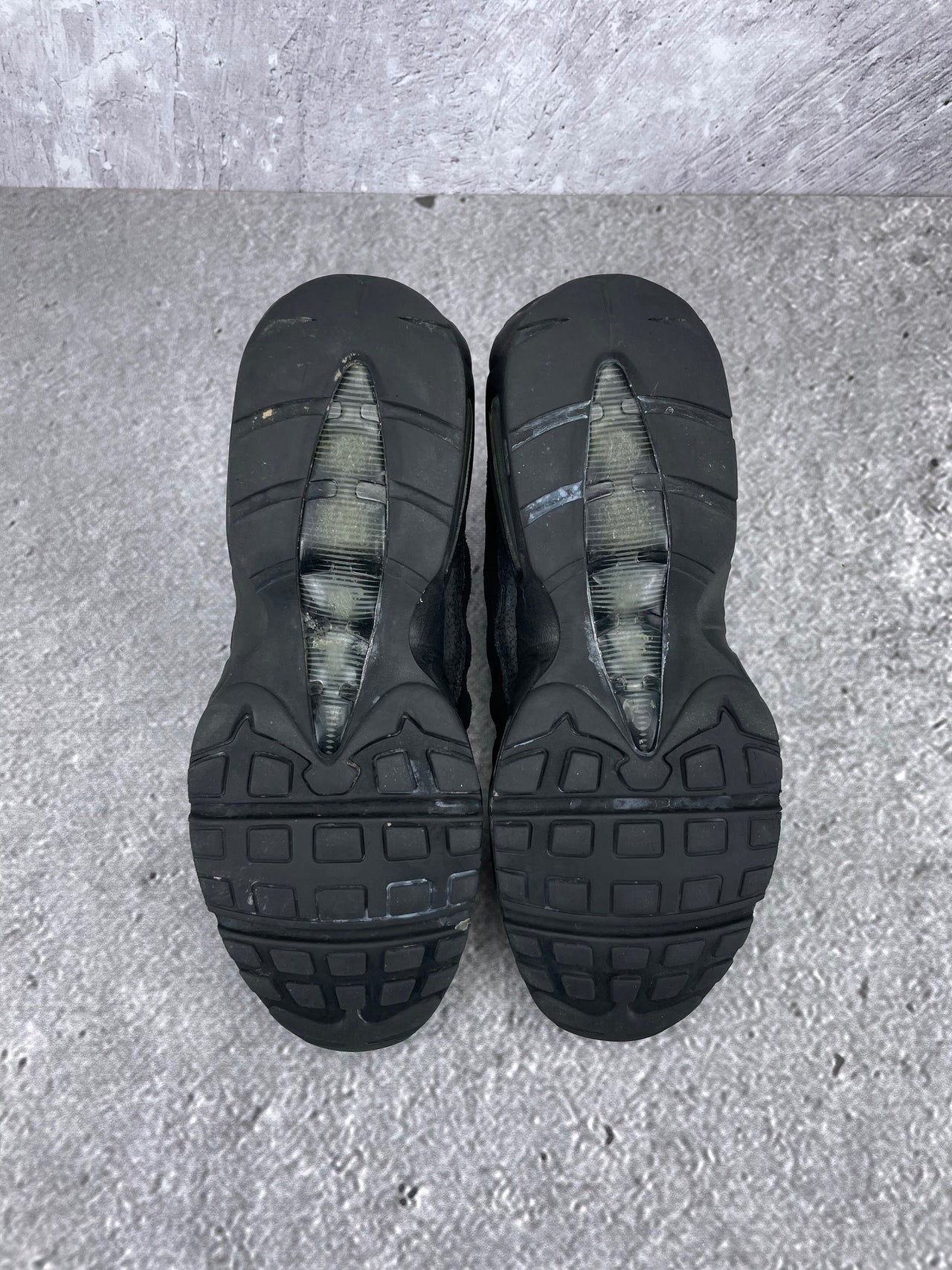 Nike Air Max 95 Essential Triple Black - buty sportowe, podeszwa