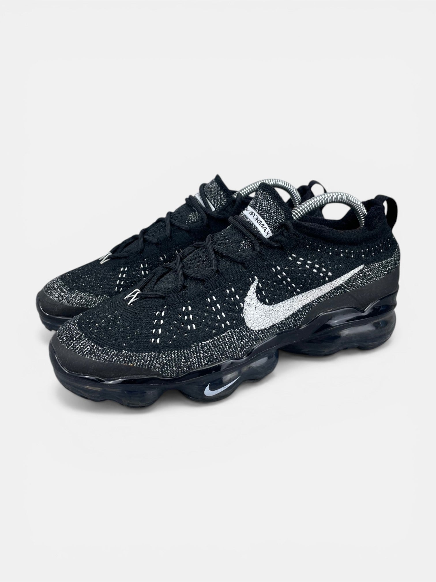 Nike Air VaporMax 2023 Flyknit Oreo - buty sportowe, widok z boku