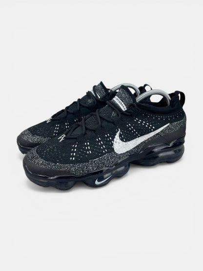 Nike Air VaporMax 2023 Flyknit Oreo - buty sportowe, widok z boku