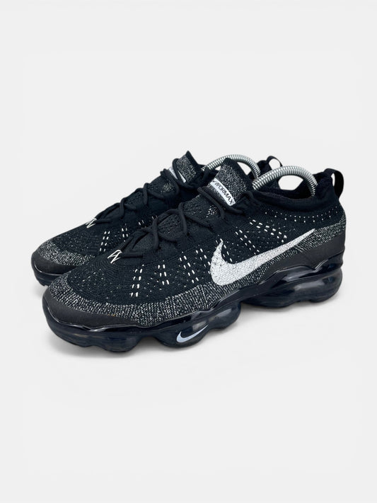 Nike Air VaporMax 2023 Flyknit Oreo - buty sportowe, widok z boku