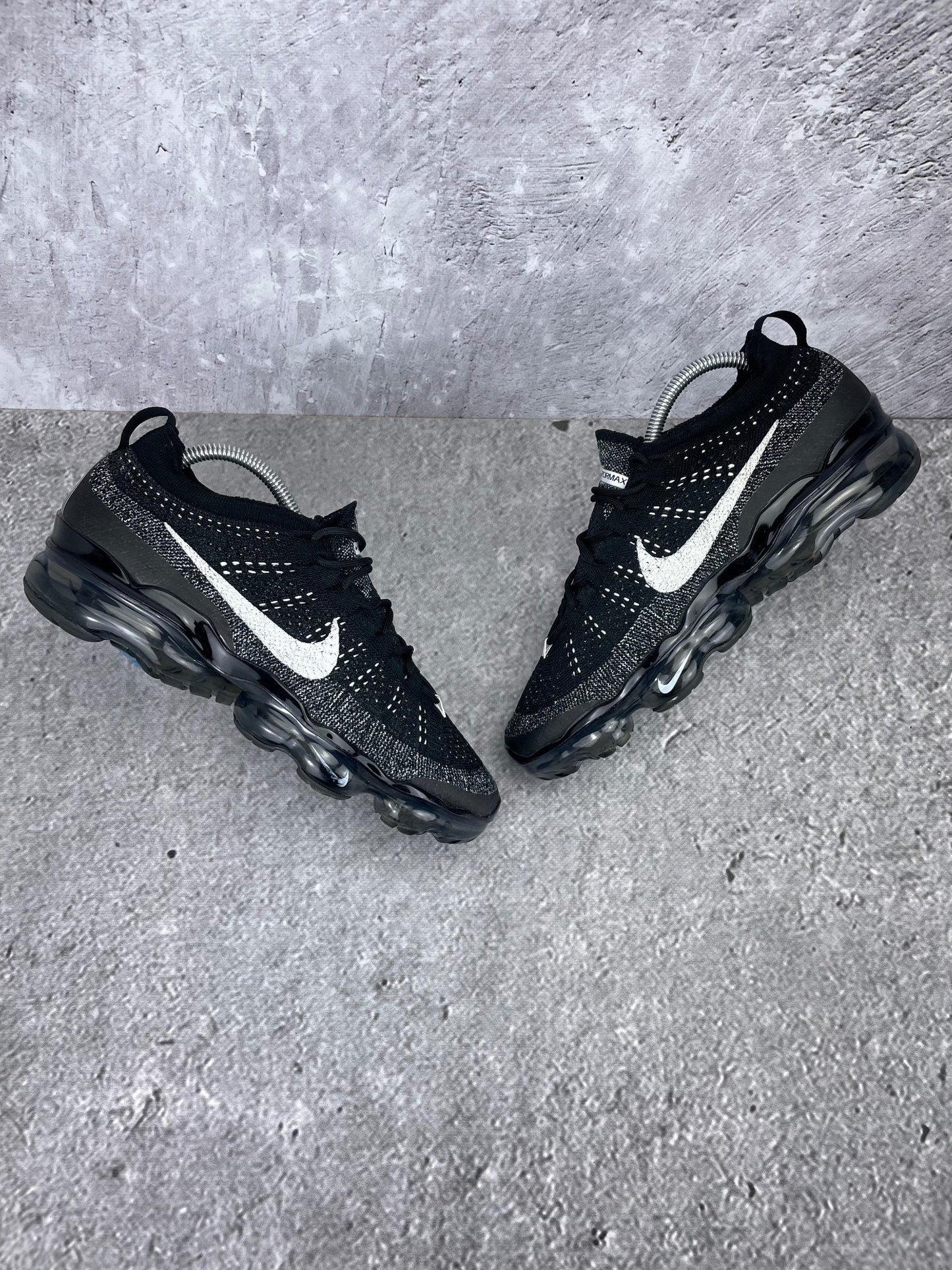 Nike Air VaporMax 2023 Flyknit Oreo - buty sportowe, boczny profil