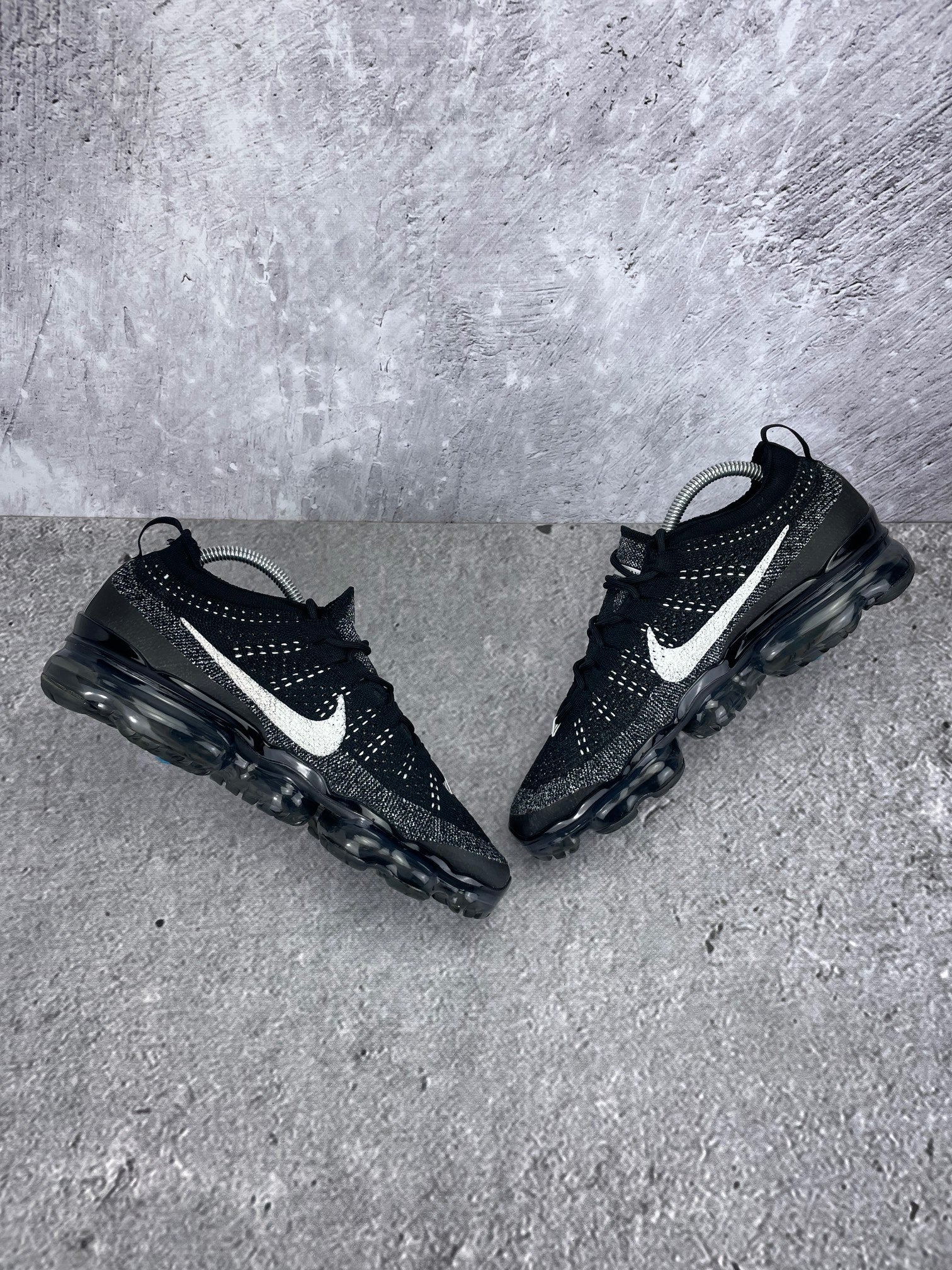 Nike Air VaporMax 2023 Flyknit Oreo - buty sportowe, zewnętrzny panel lewego buta