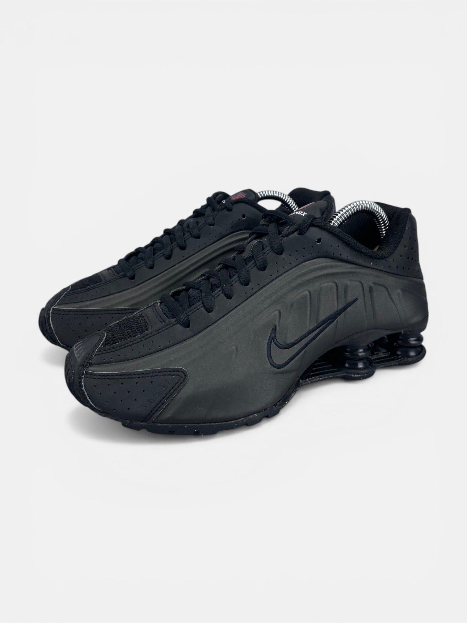 Nike Shox R4 None - buty sportowe, widok z boku