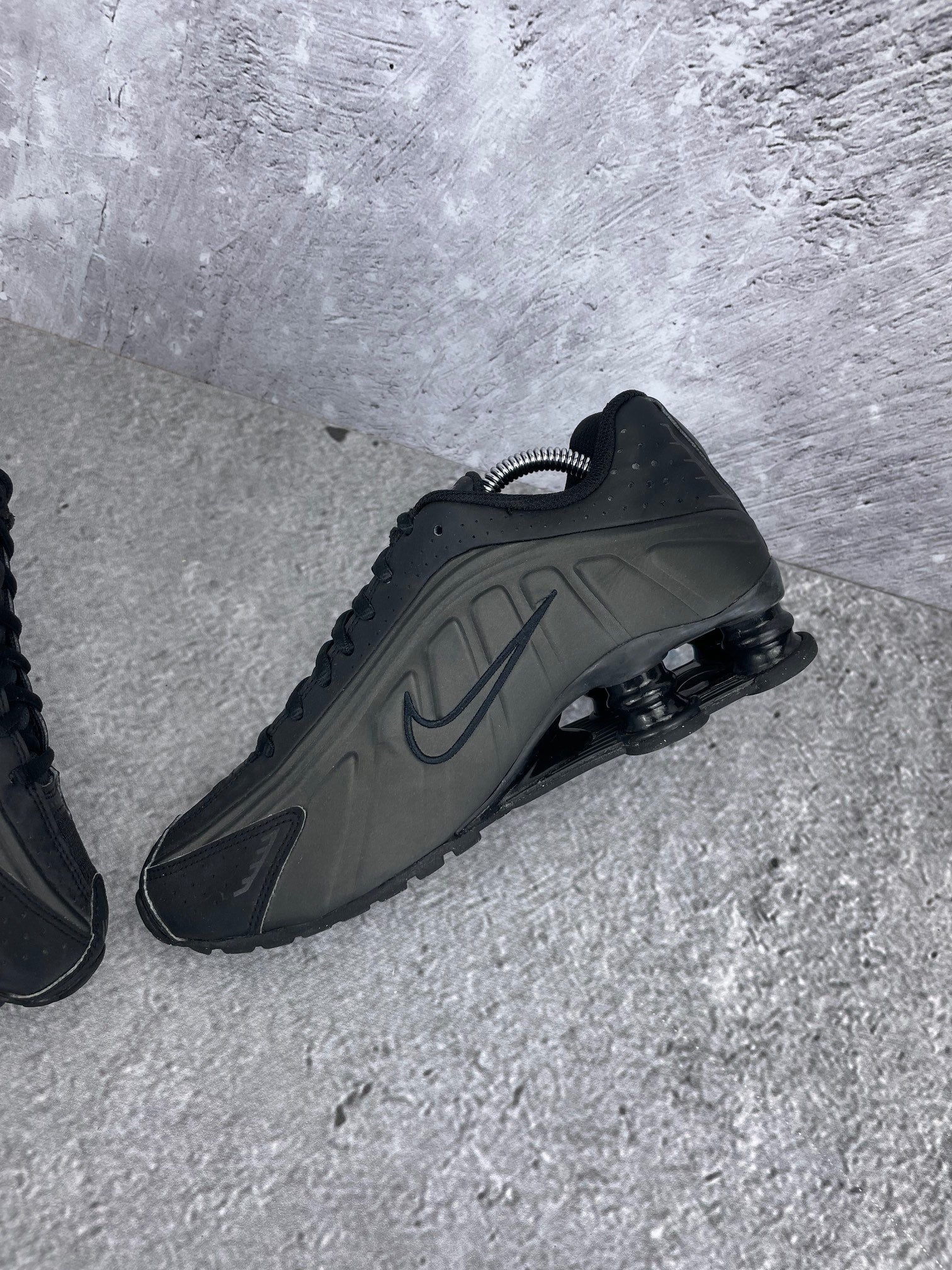 Nike Shox R4 None - buty sportowe, wewnętrzny panel prawego buta