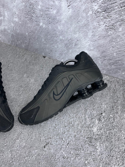 Nike Shox R4 None - buty sportowe, wewnętrzny panel prawego buta