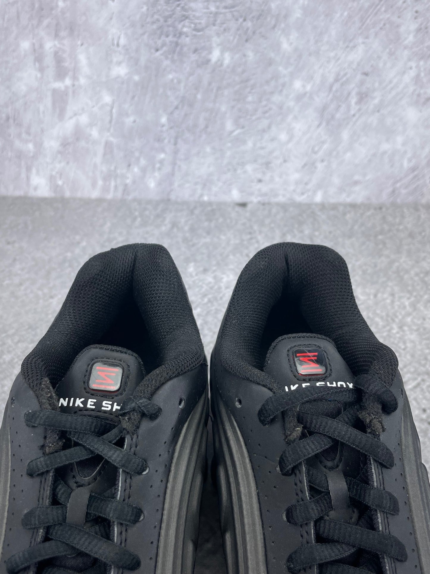 Nike Shox R4 None - buty sportowe, zapiętki butów