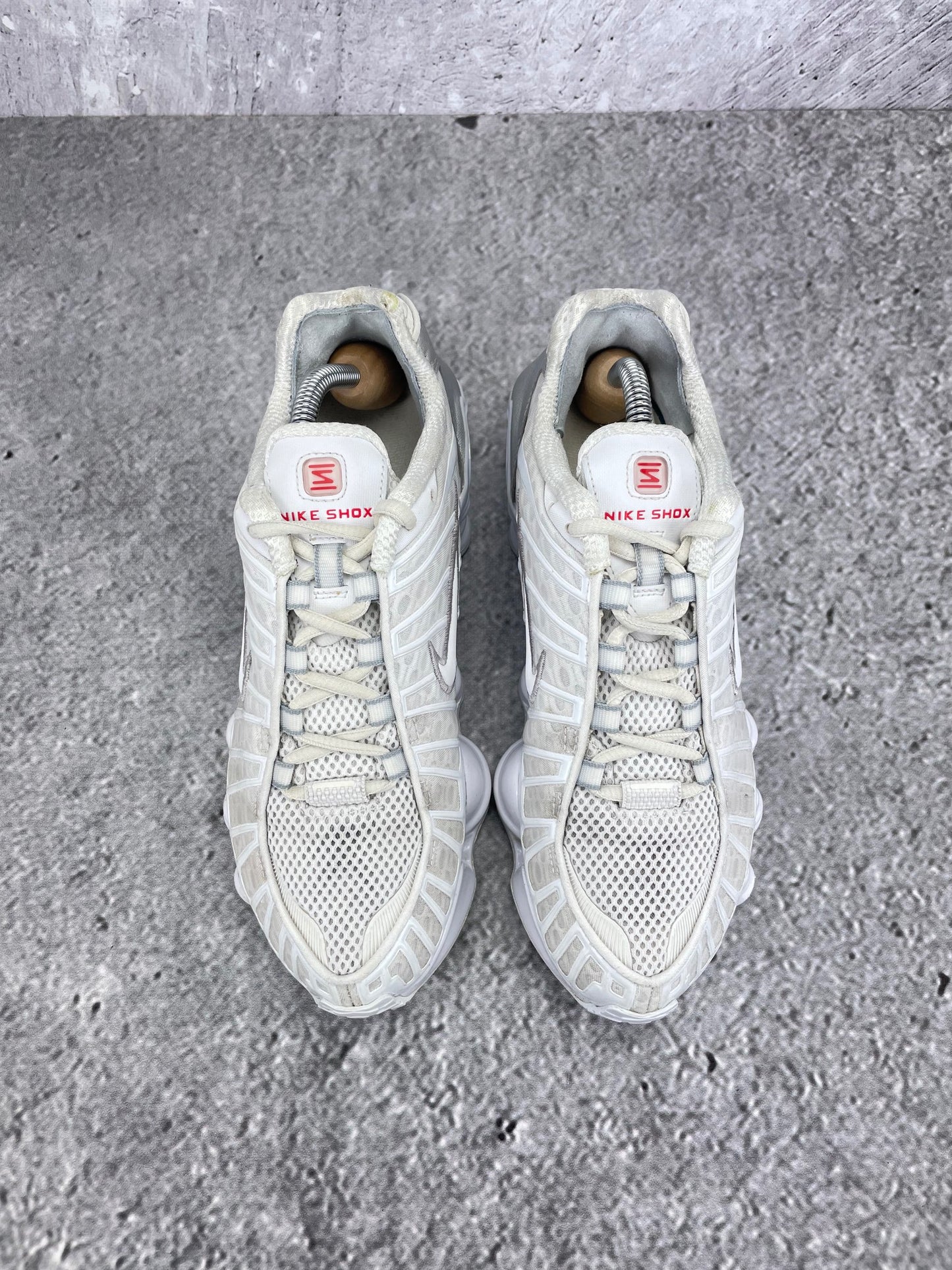 Nike Shox TL AR3566-100 - buty sportowe, zewnętrzny panel lewego buta