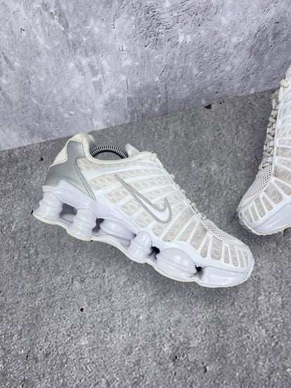 Nike Shox TL AR3566-100 - buty sportowe, widok z góry na wewnętrzną stronę butów