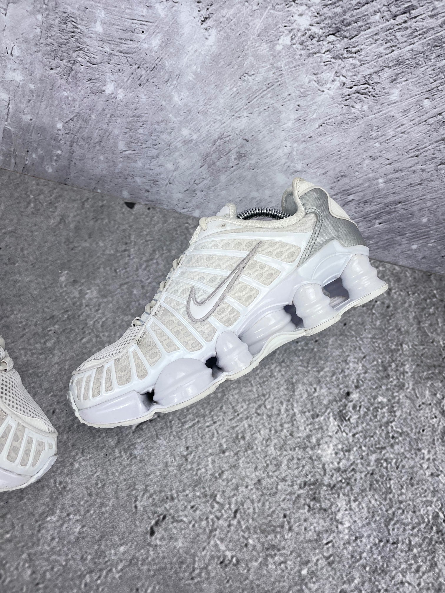Nike Shox TL AR3566-100 - buty sportowe, widok z tyłu