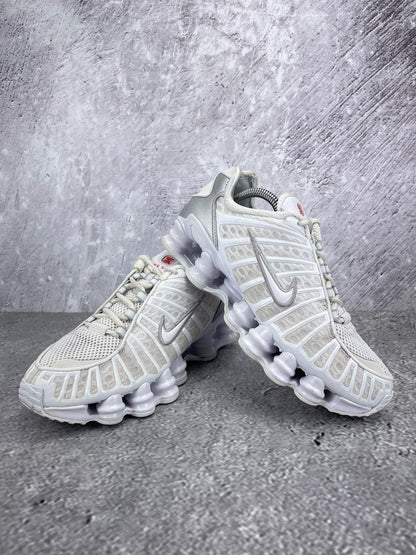 Nike Shox TL AR3566-100 - buty sportowe, zapiętki butów