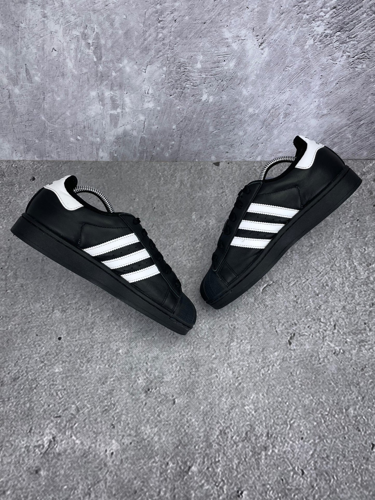 adidas Superstar II Black White - buty sportowe, zewnętrzny panel prawego buta