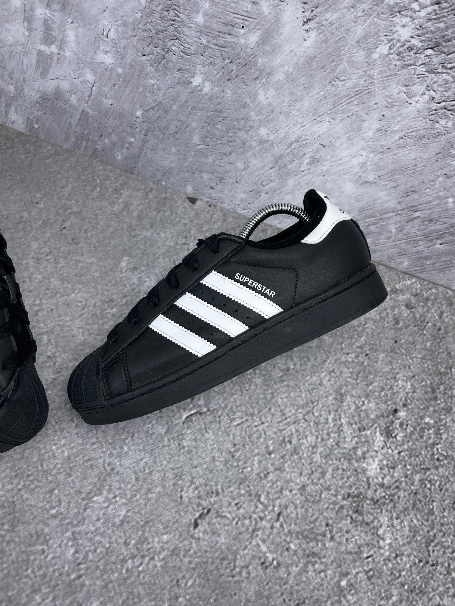 adidas Superstar II Black White - buty sportowe, widok z góry na wewnętrzną stronę butów