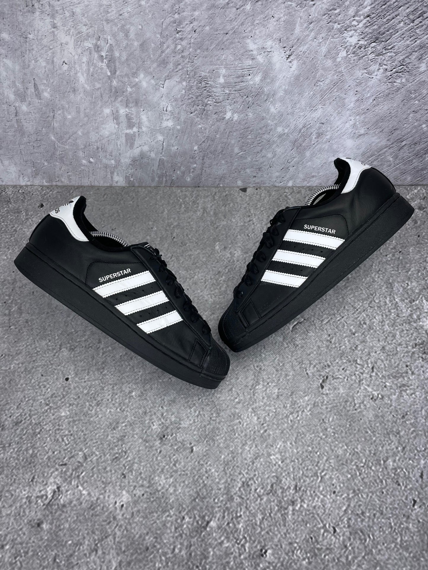 adidas Superstar II Black White - buty sportowe, widok z góry na zewnętrzną stronę butów