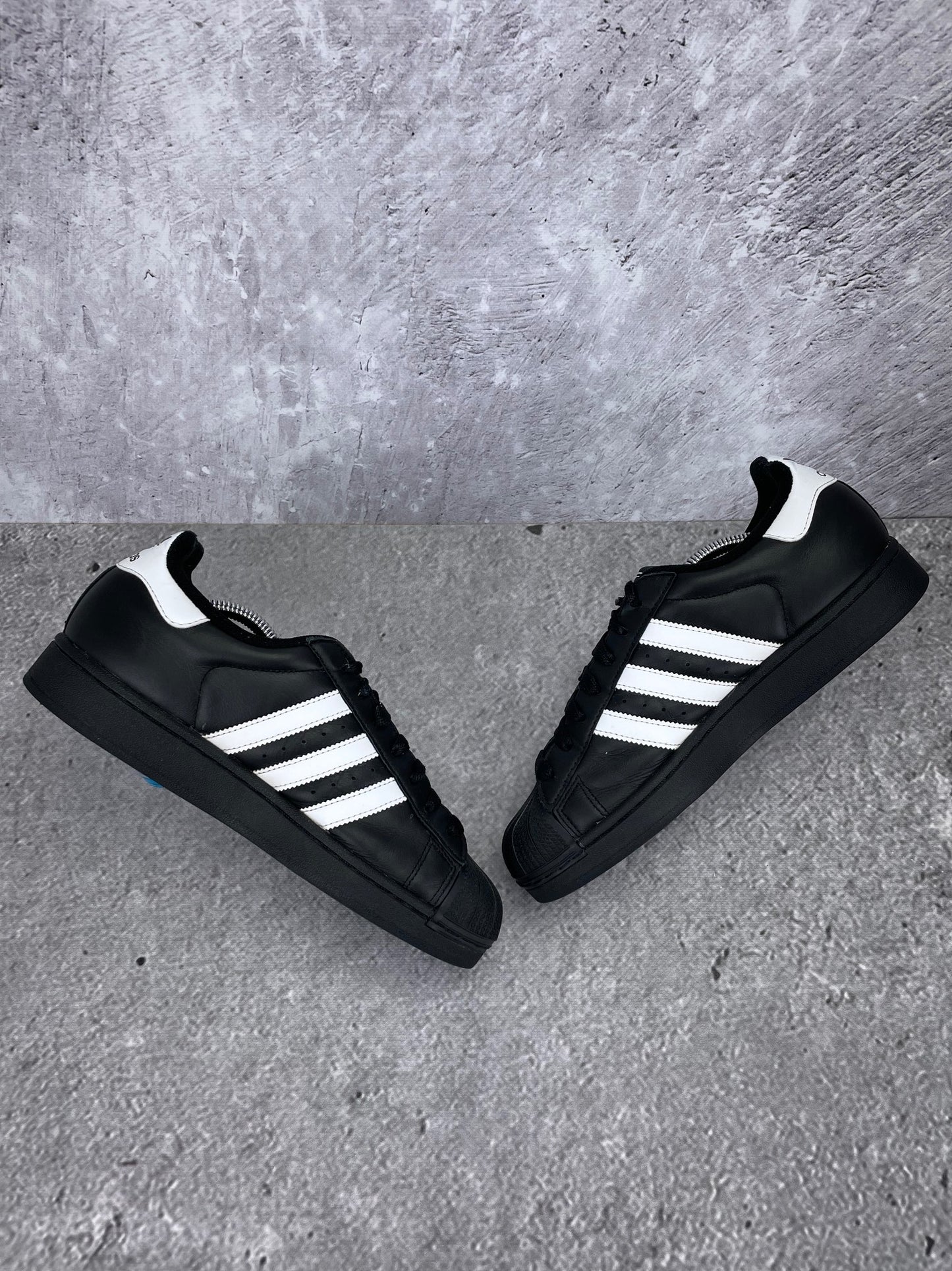 adidas Superstar II Black White - buty sportowe, zewnętrzny panel prawego buta