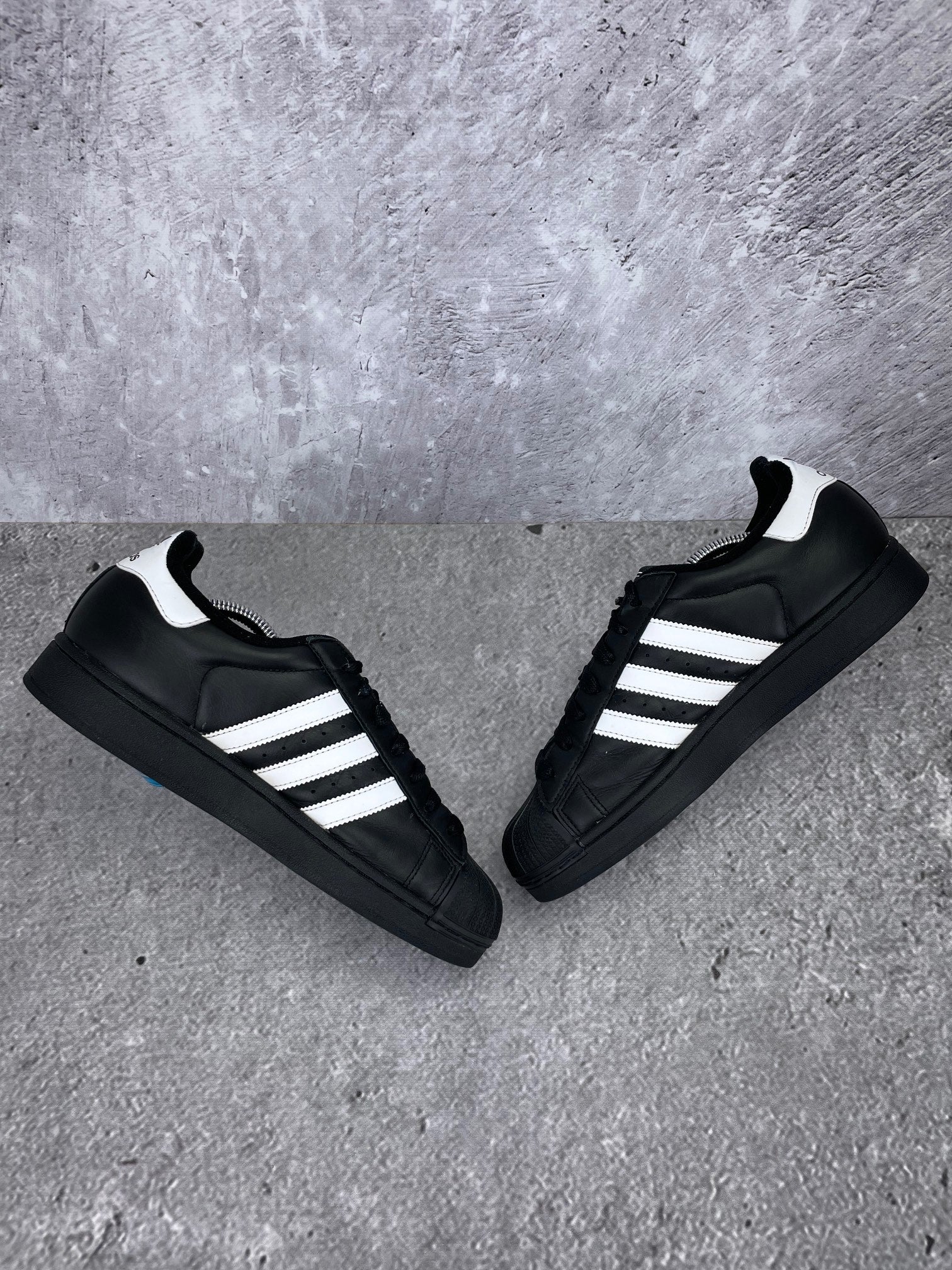 adidas Superstar II Black White - buty sportowe, zewnętrzny panel prawego buta