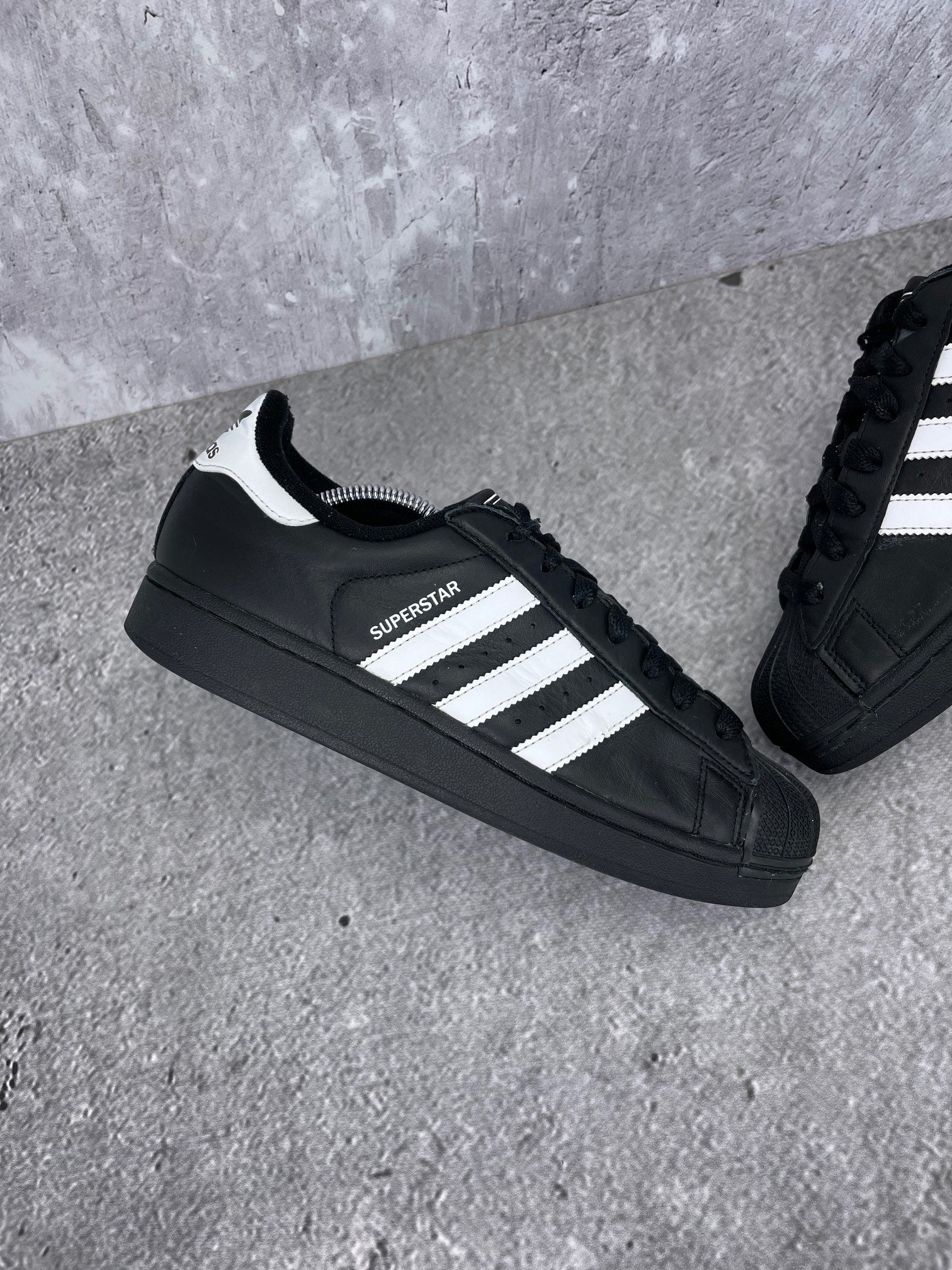 adidas Superstar II Black White - buty sportowe, zewnętrzny panel lewego buta