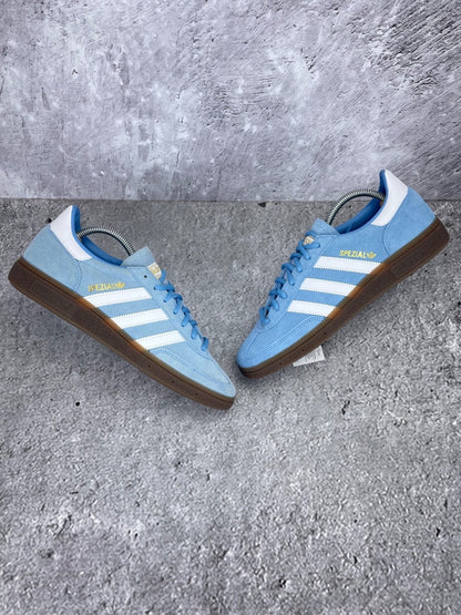 Adidas Handball Spezial Light Blue - buty sportowe, widok z góry na zewnętrzną stronę butów