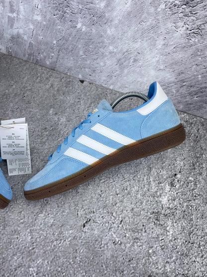 Adidas Handball Spezial Light Blue - buty sportowe, wewnętrzny panel prawego buta