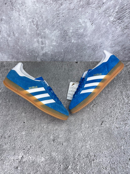 Adidas Gazelle None - buty sportowe, widok z góry na zewnętrzną stronę butów