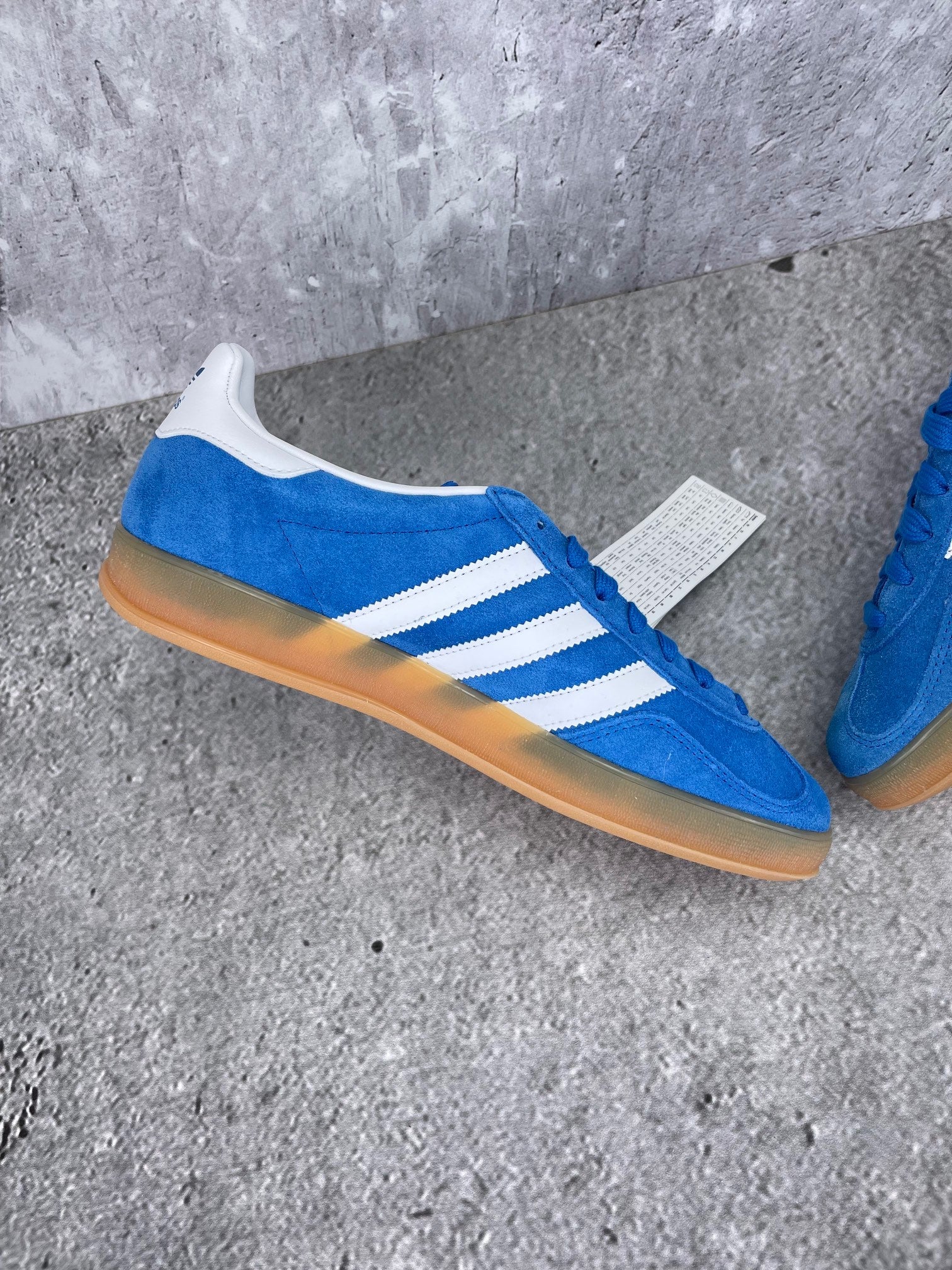 Adidas Gazelle None - buty sportowe, wewnętrzny panel lewego buta