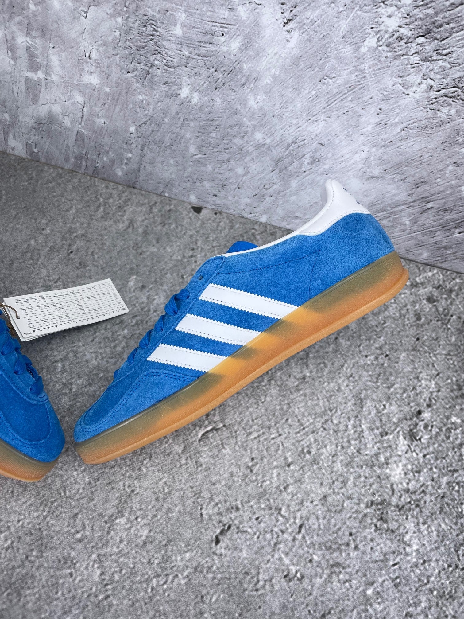 Adidas Gazelle None - buty sportowe, wewnętrzny panel prawego buta
