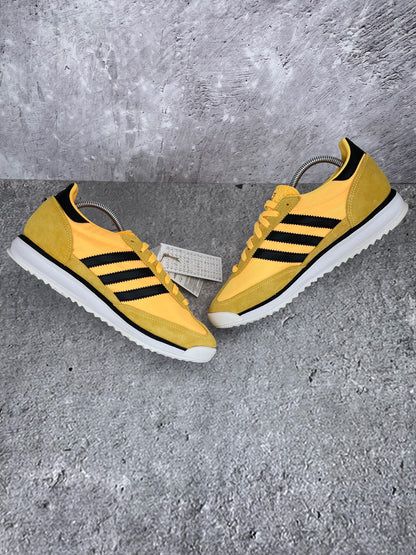 Adidas SL 72 RS Spark - buty sportowe, zewnętrzny panel prawego buta