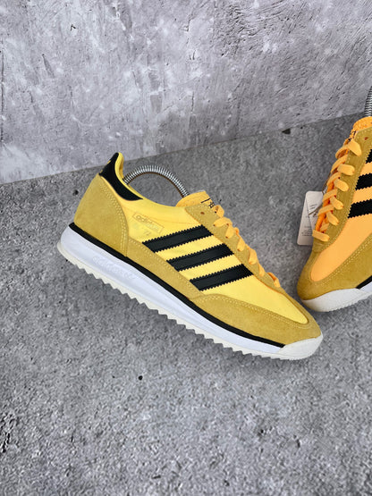 Adidas SL 72 RS Spark - buty sportowe, zewnętrzny panel lewego buta