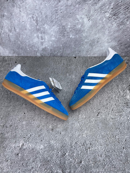 Adidas Gazelle None - buty sportowe, zewnętrzny panel prawego buta