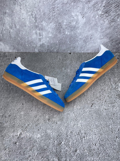 Adidas Gazelle None - buty sportowe, zewnętrzny panel prawego buta