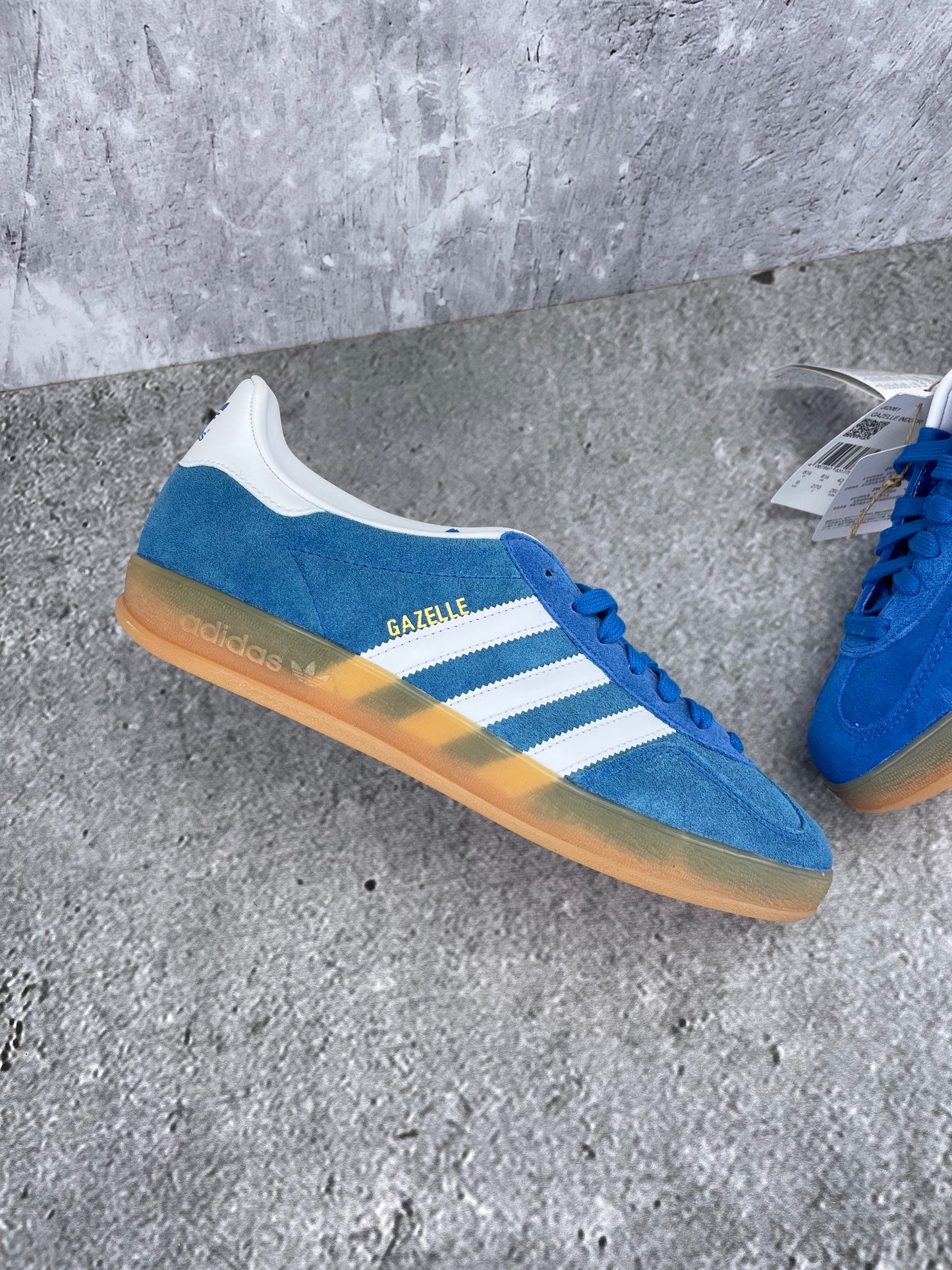 Adidas Gazelle None - buty sportowe, zewnętrzny panel lewego buta