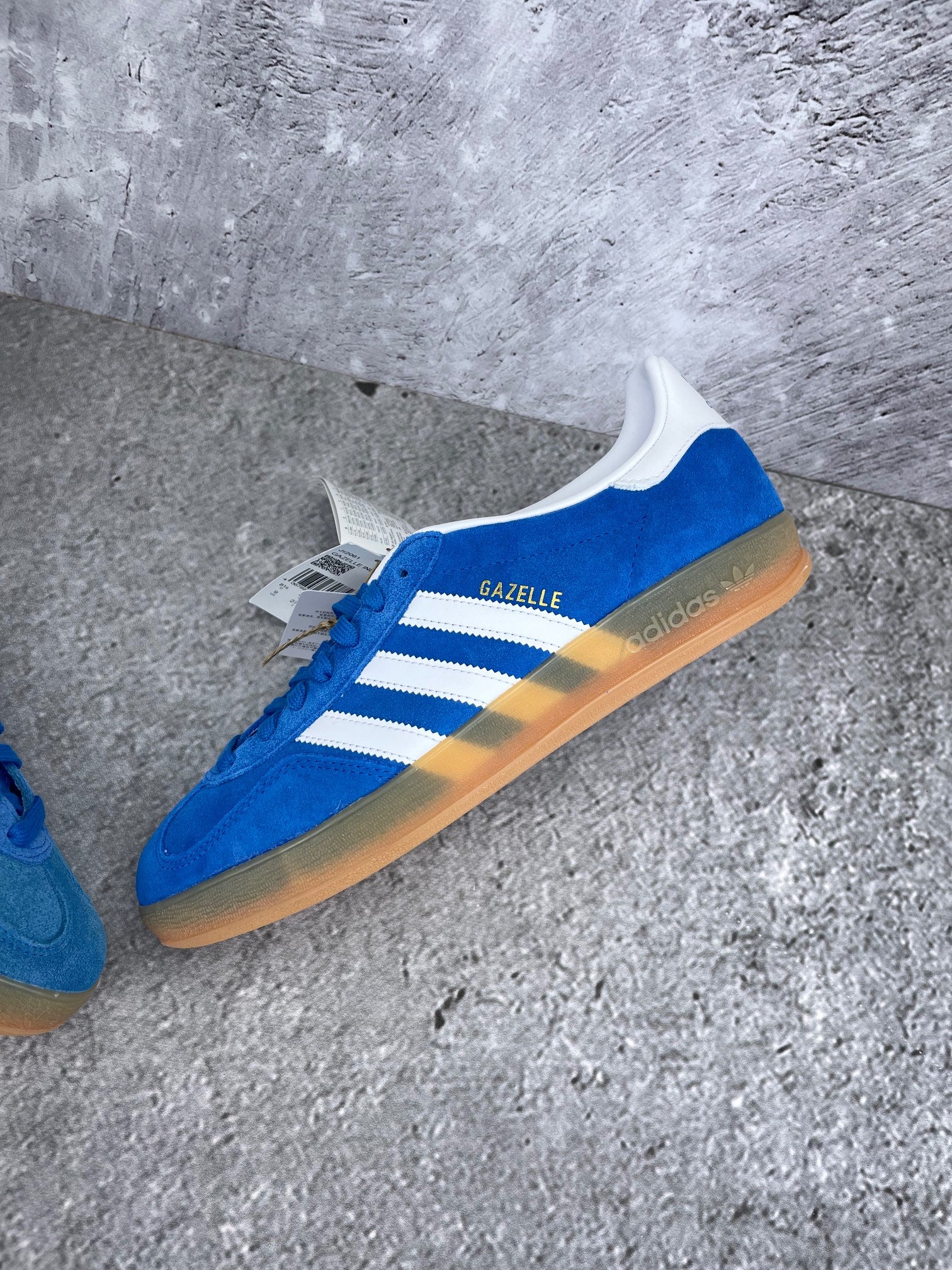 Adidas Gazelle None - buty sportowe, widok z góry na wewnętrzną stronę butów