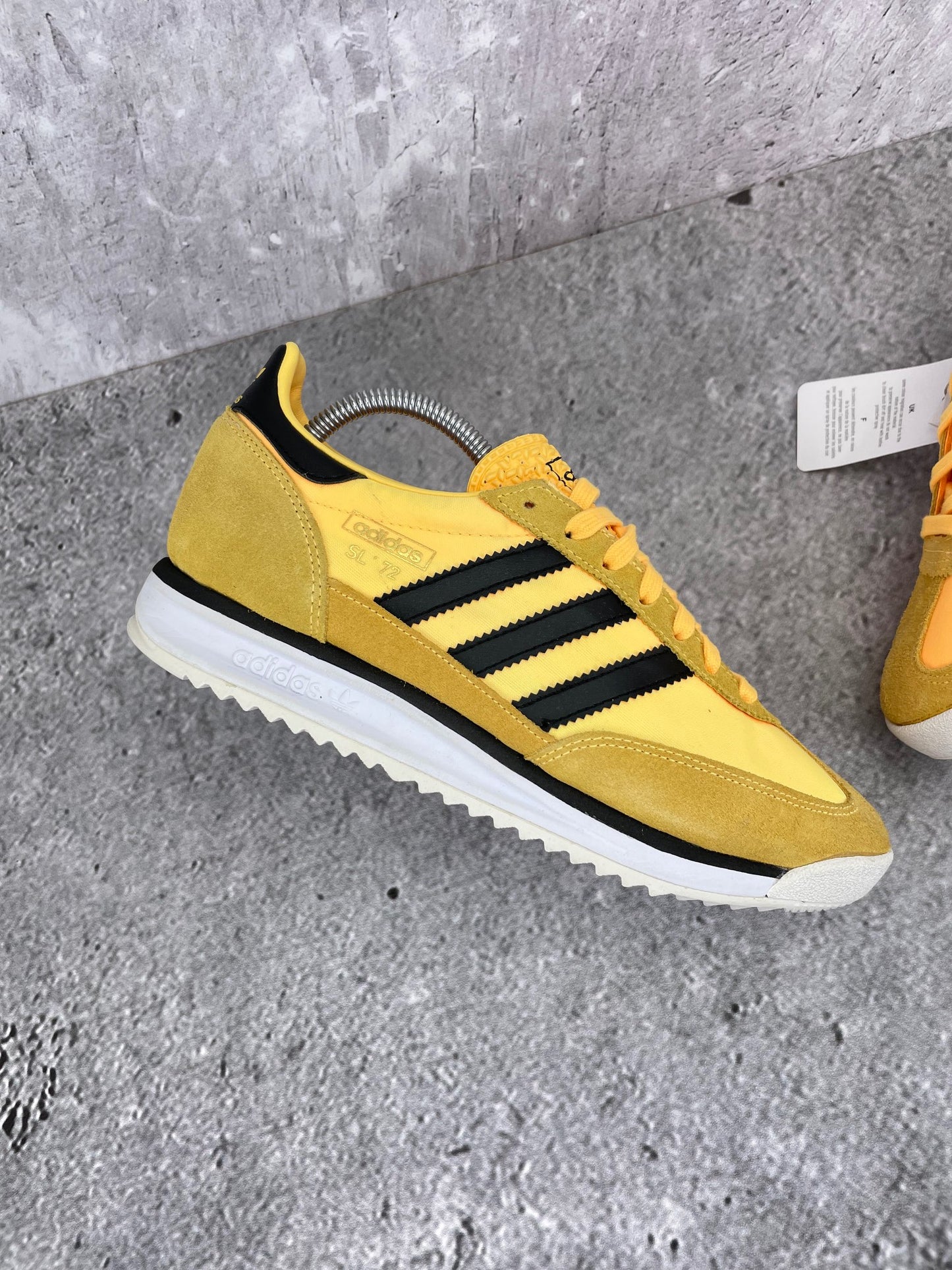 Adidas SL 72 RS Spark - buty sportowe, zewnętrzny panel lewego buta
