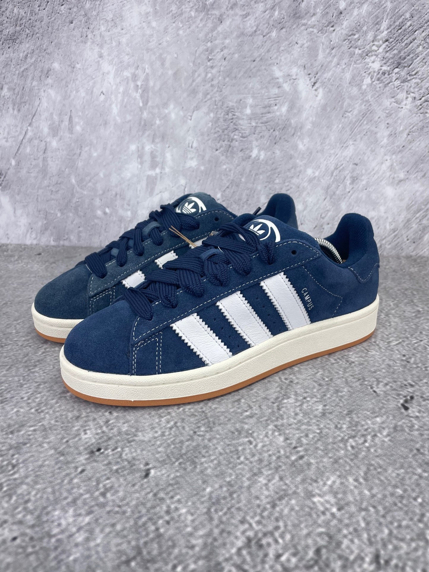 Adidas Campus Night Indigo - buty sportowe, widok z boku na tle studyjnym