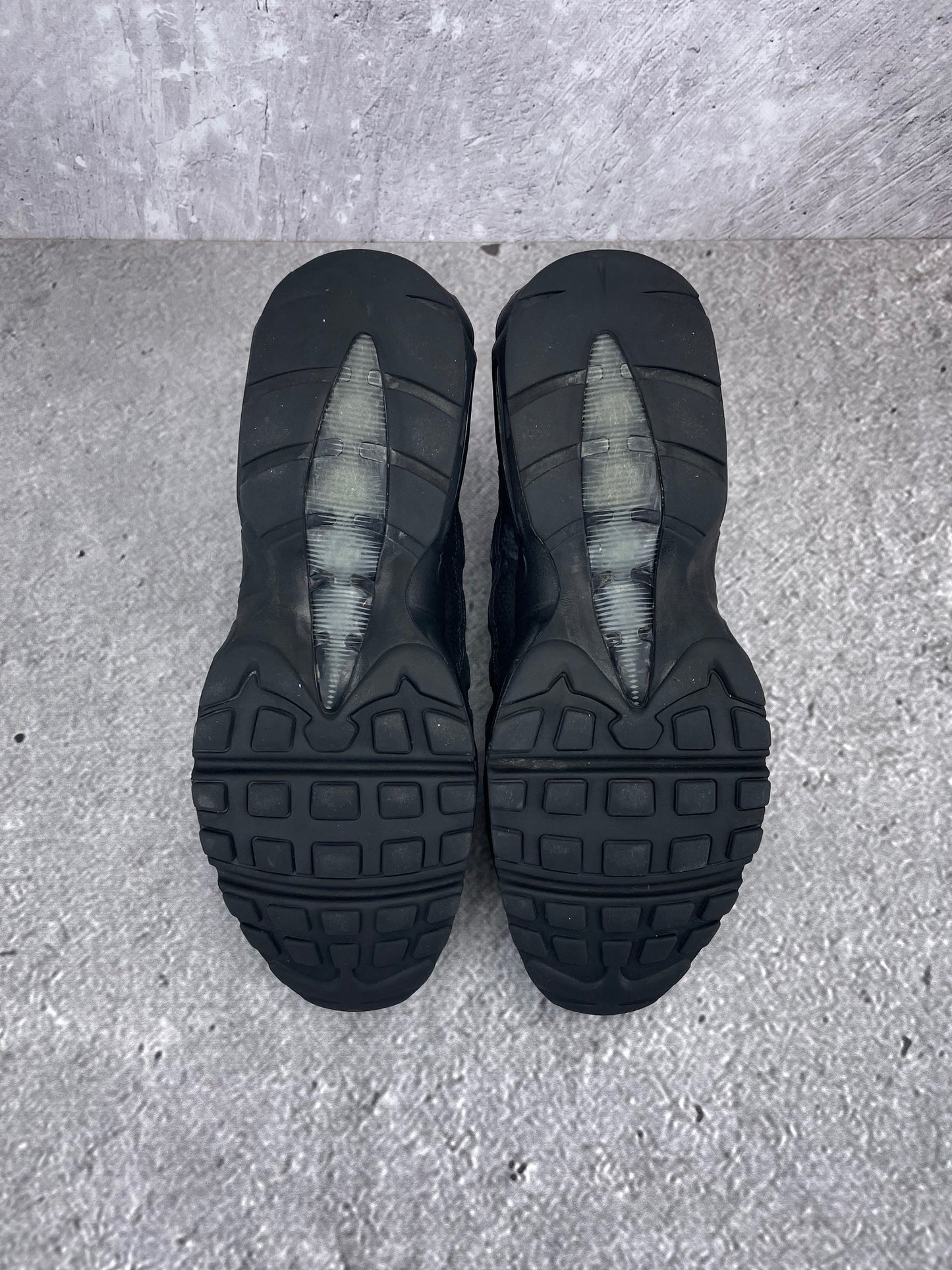 Nike Air Max 95 Essential Triple Black - buty sportowe, podeszwa