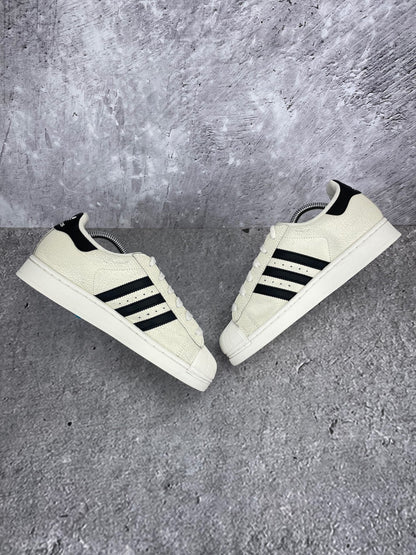 Adidas Superstar II None - buty sportowe, zewnętrzny panel prawego buta