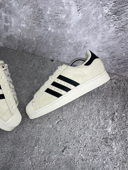 Adidas Superstar II None - buty sportowe, widok z góry na wewnętrzną stronę butów