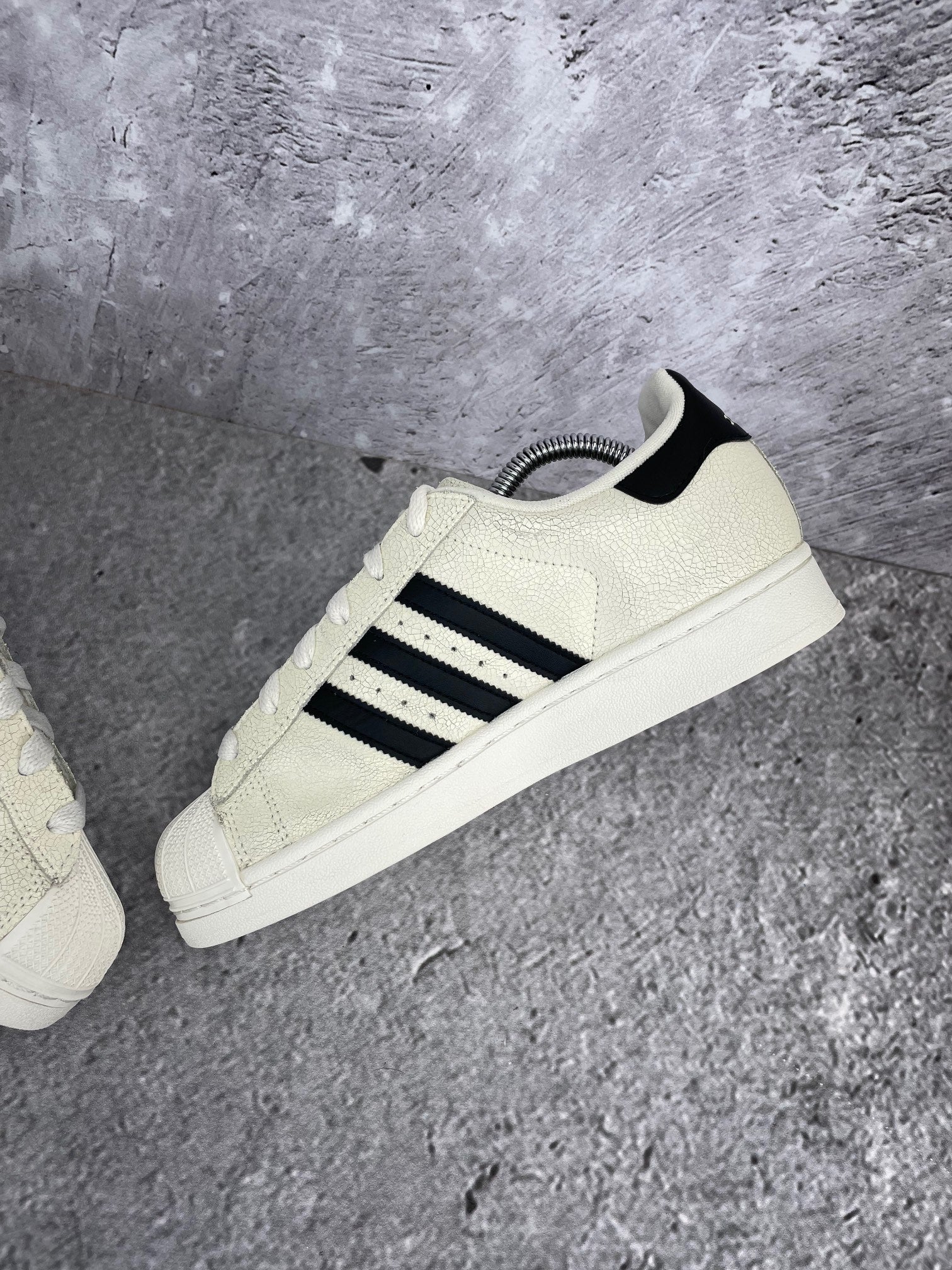 Adidas Superstar II None - buty sportowe, wewnętrzny panel prawego buta