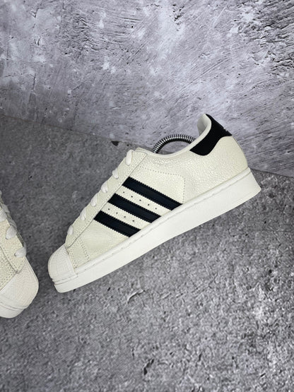 Adidas Superstar II None - buty sportowe, wewnętrzny panel prawego buta