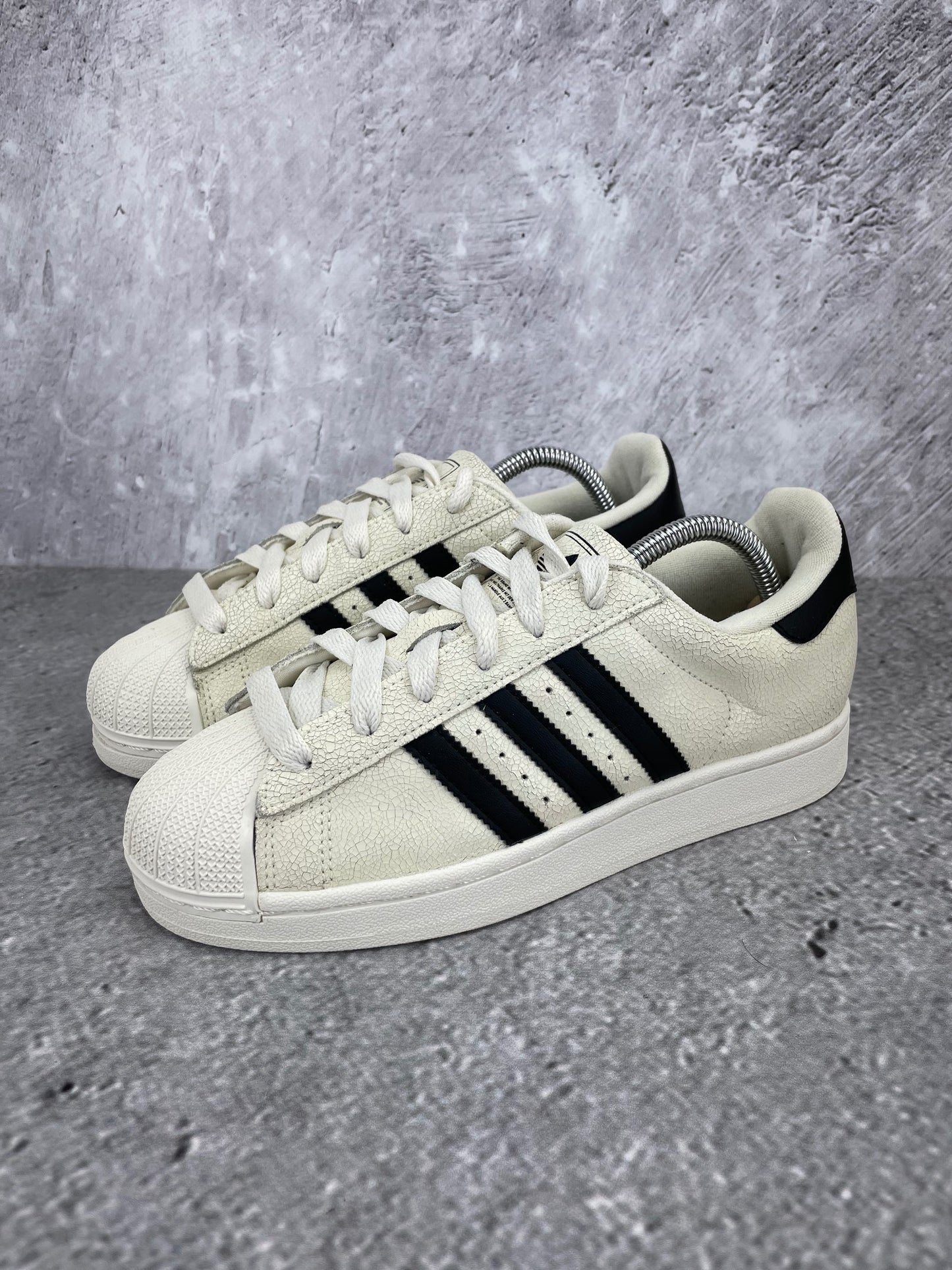 Adidas Superstar II None - buty sportowe, widok z boku na tle studyjnym