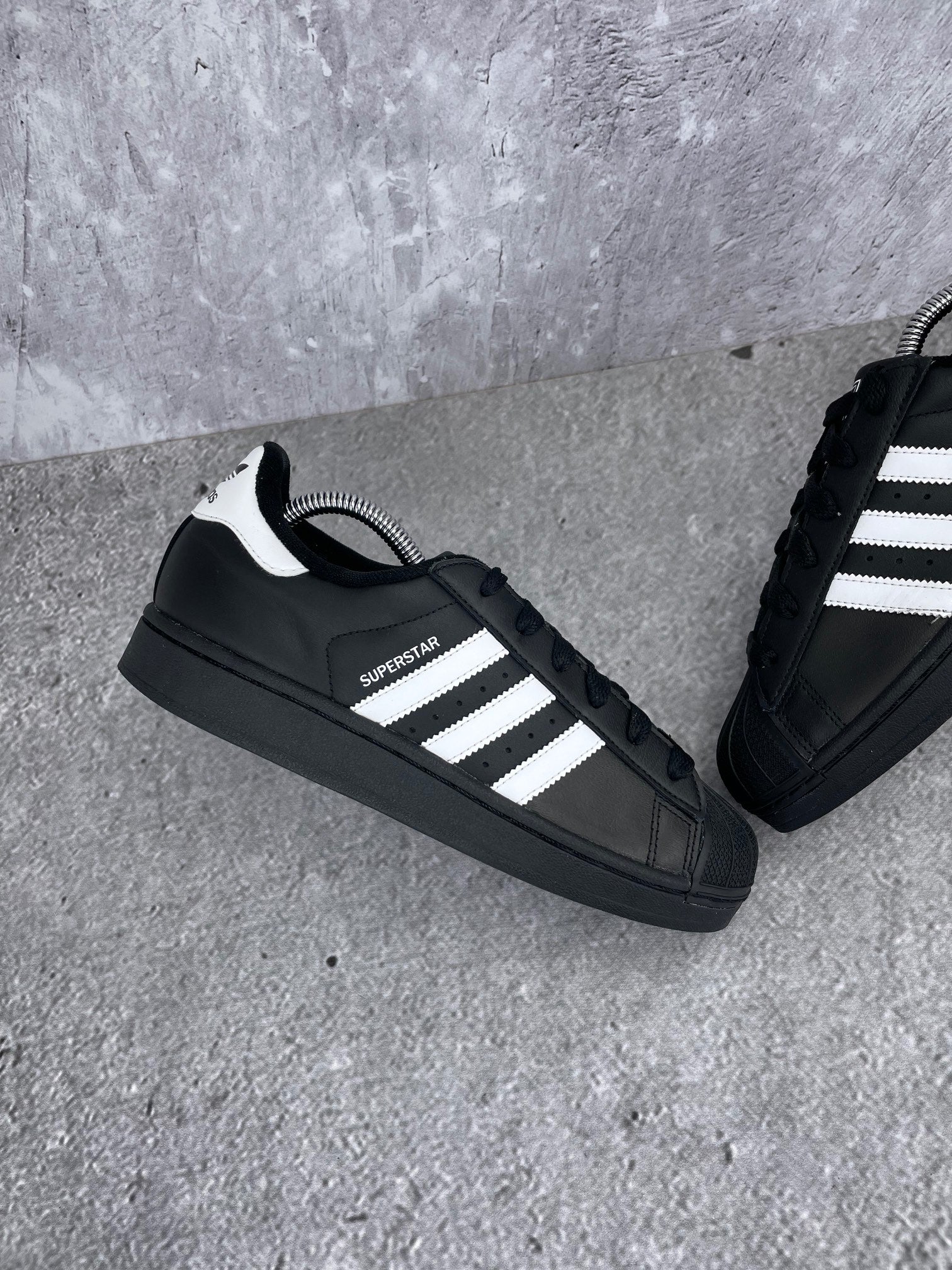 adidas Superstar II JH9977 - buty sportowe, zewnętrzny panel lewego buta