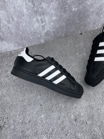 adidas Superstar II JH9977 - buty sportowe, wewnętrzny panel lewego buta