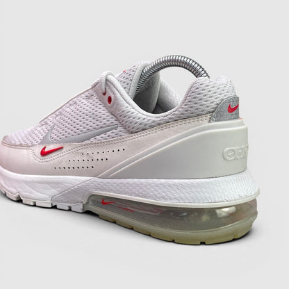 Nike Air Max Pulse Photon Dust — buty sportowe męskie w bardzo dobrym stanie rozmiar 40, boczny profil, lewa strona