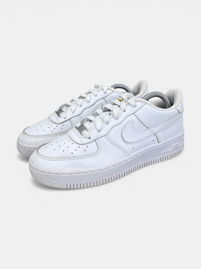 Nike Air Force 1 Low Triple White - buty sportowe, widok z boku