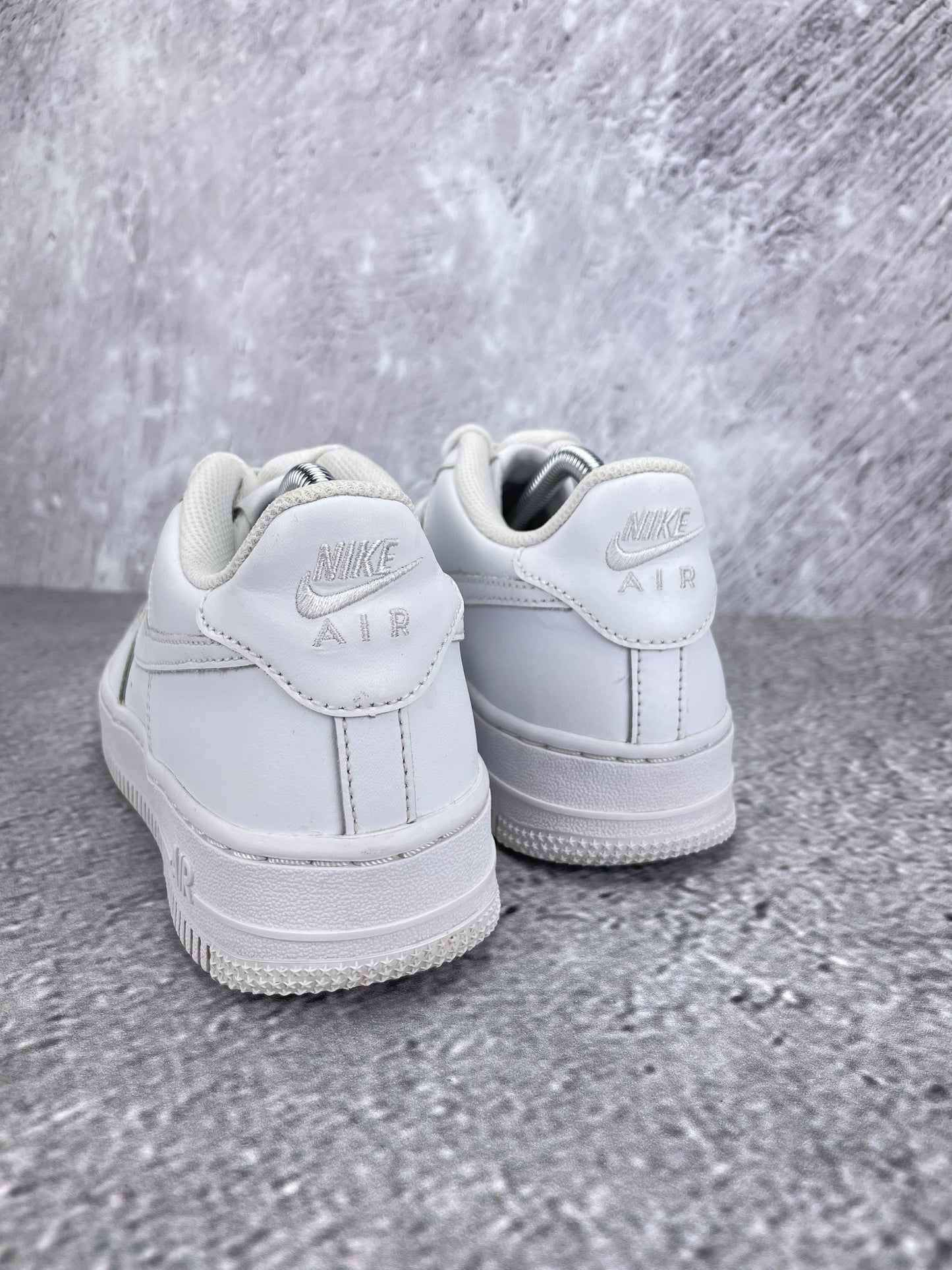 Nike Air Force 1 Low Triple White - buty sportowe, widok z tyłu