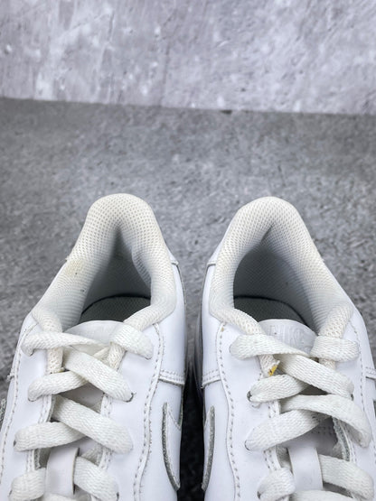 Nike Air Force 1 Low Triple White - buty sportowe, zapiętki butów