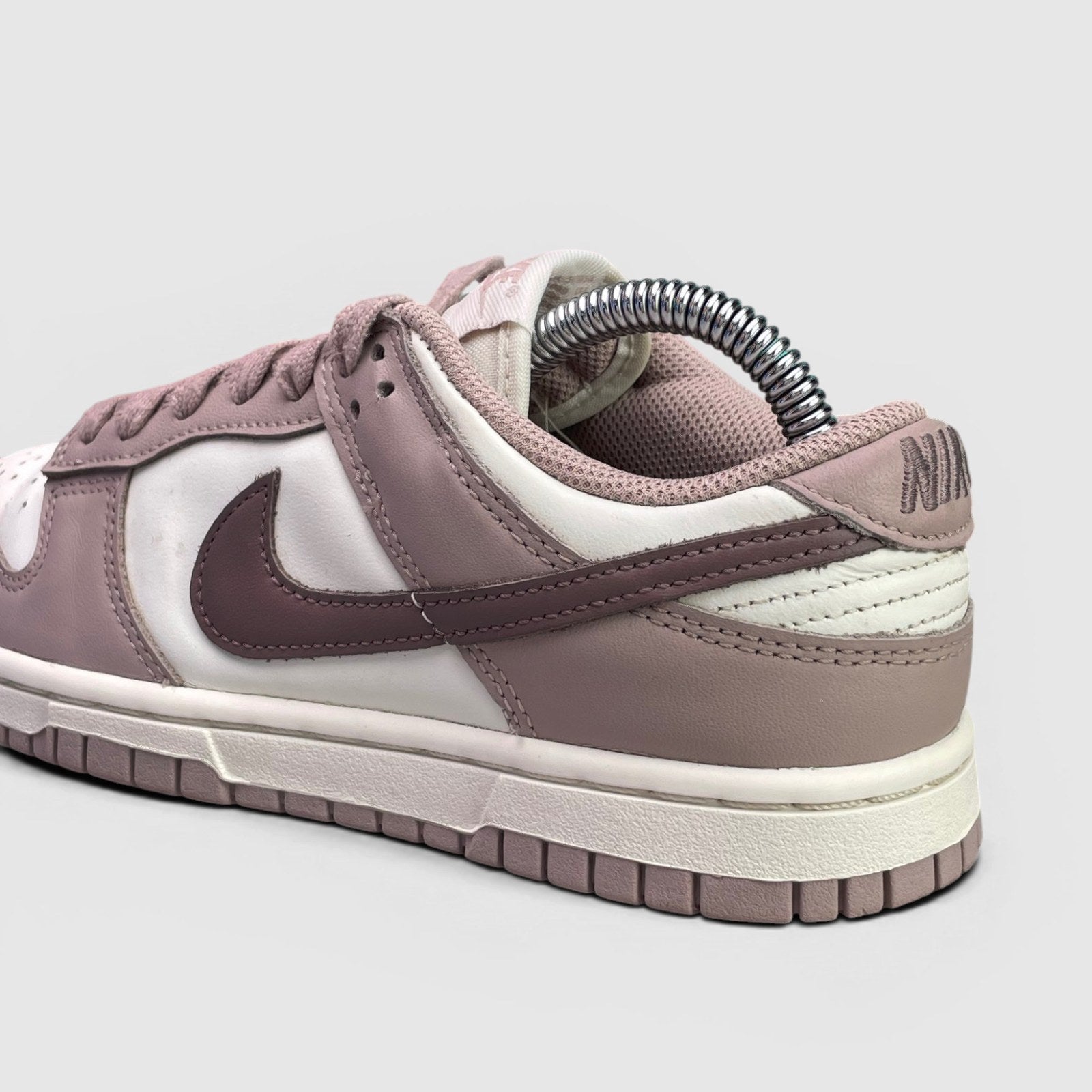Nike Dunk Low Diffused Taupe — buty sportowe damskie w bardzo dobrym stanie rozmiar 36.5, detal