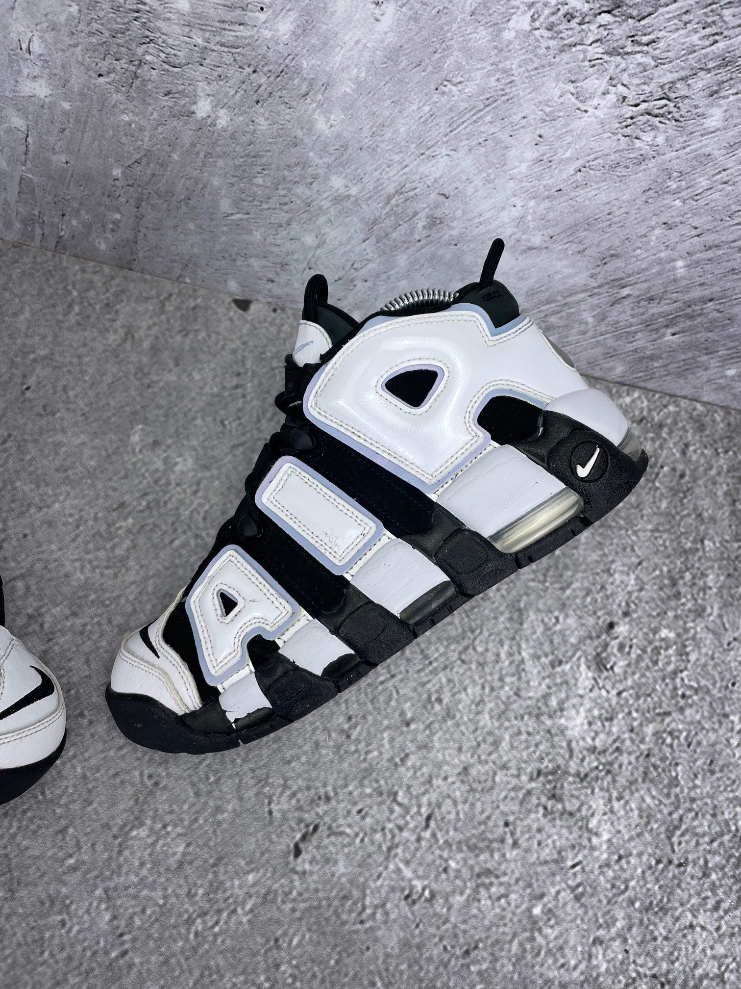 Nike Air More Uptempo GS Cobalt Bliss - buty sportowe, widok z góry na wewnętrzną stronę butów
