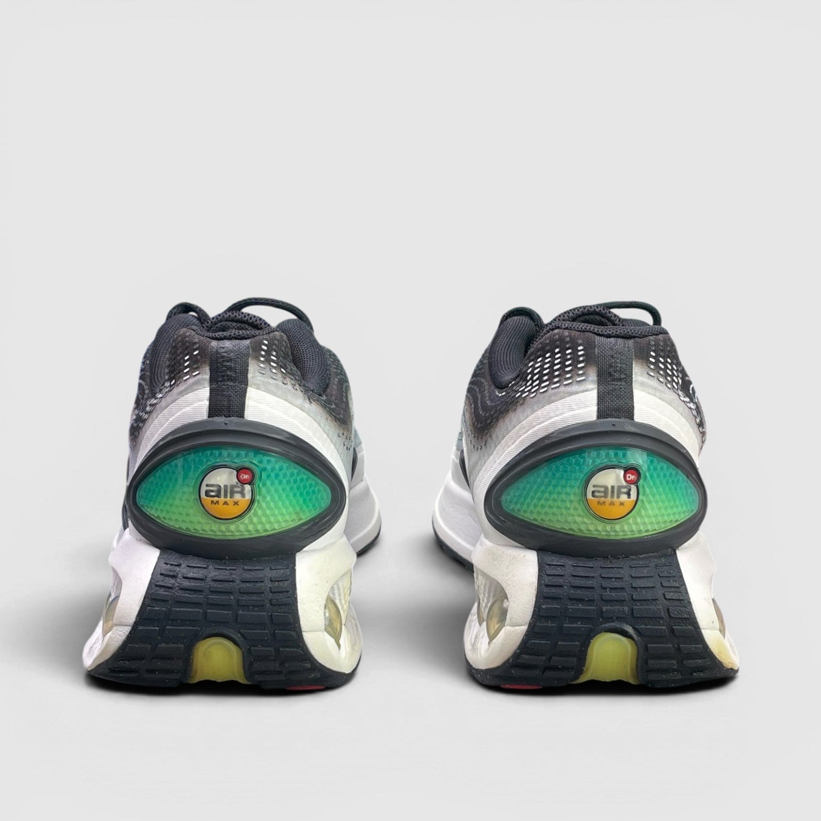 Nike Air Max DN Black Light Bone Green — buty sportowe męskie w bardzo dobrym stanie rozmiar 45, widok z tyłu